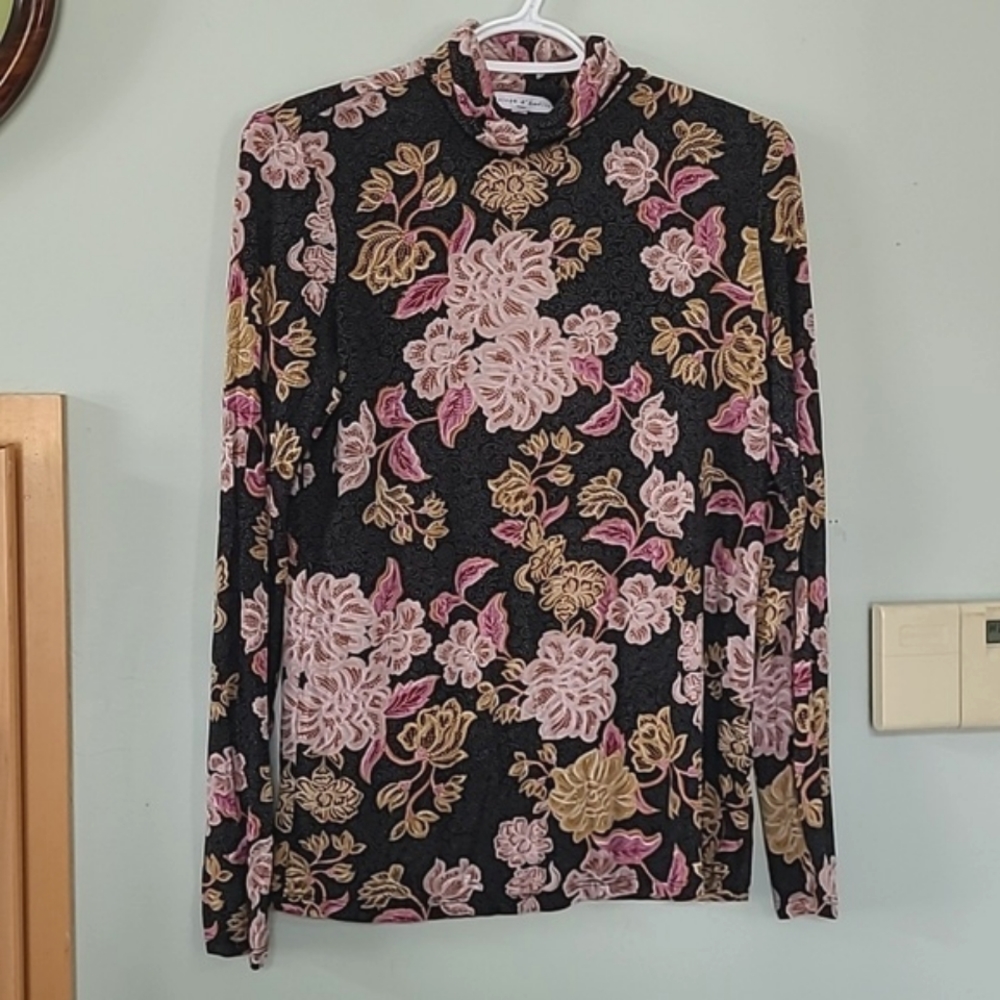 Maison D'Amelie Beautiful Floral Top